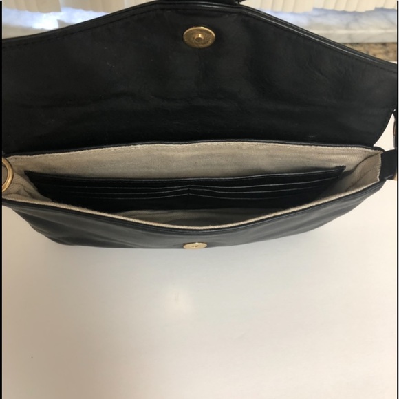 MICHAEL KORS BLACK LEATHER ENVELOPE FLAP OVER TOP BAG NEAR NEW CONDITION - Picture 2 of 5